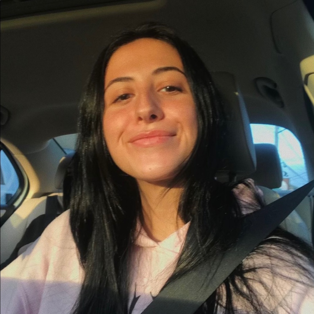 Meet your Posher, Dalia